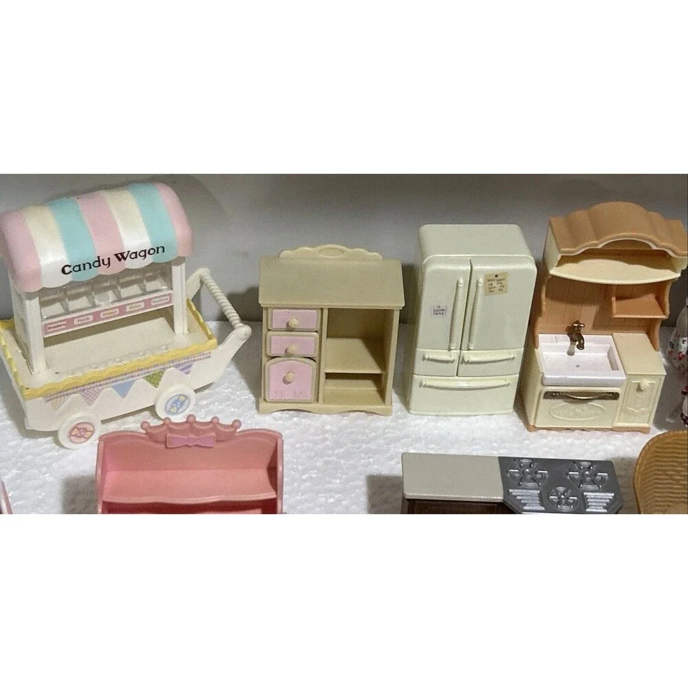 Sylvanian Families Calico Critters Red Panda Large Lot Furniture Kitchen Patio